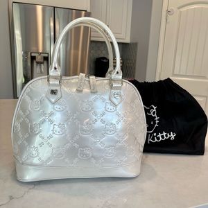 Loungefly Hello Kitty Dome Bag/Tote Pearl White
